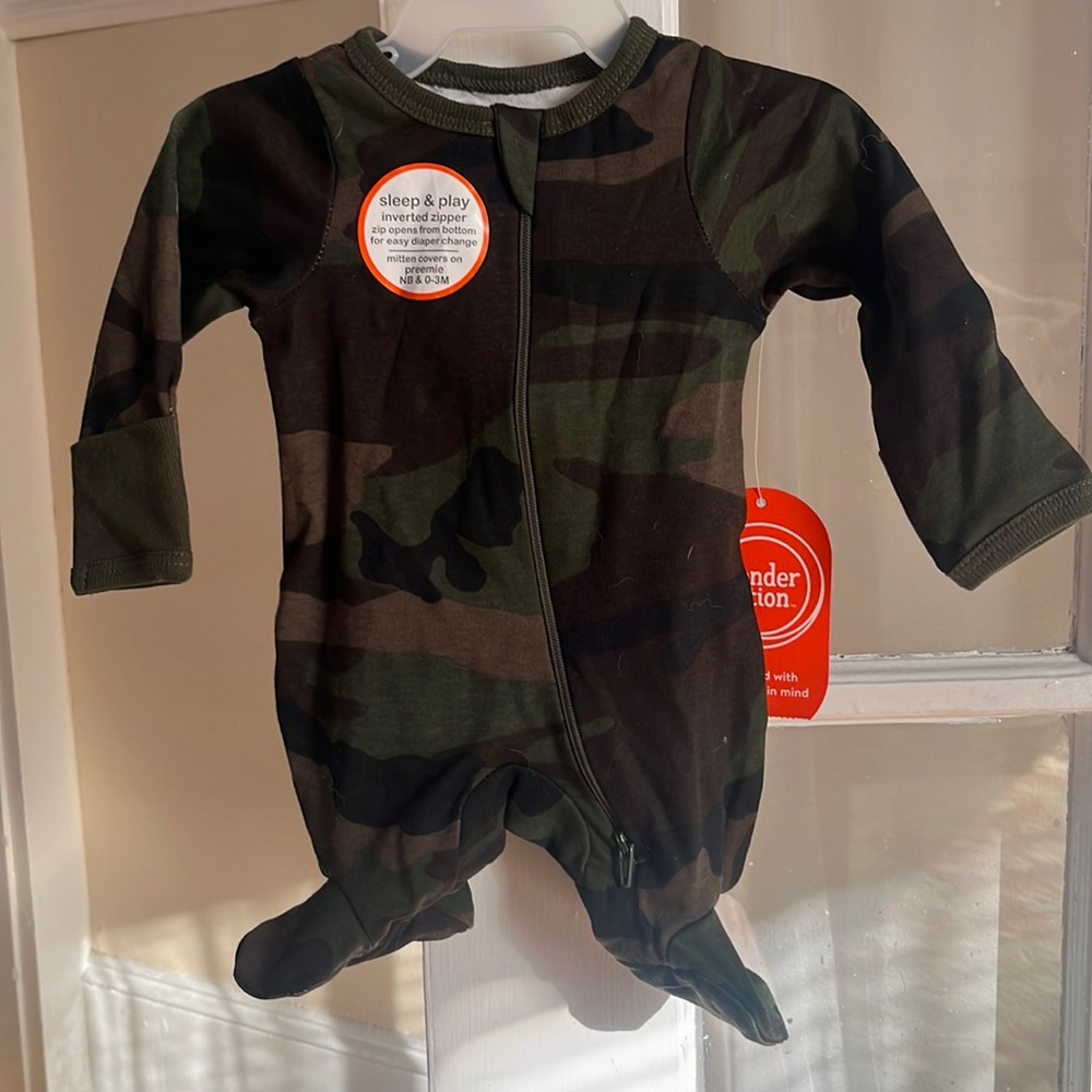 Preemie/New Born camo onesie